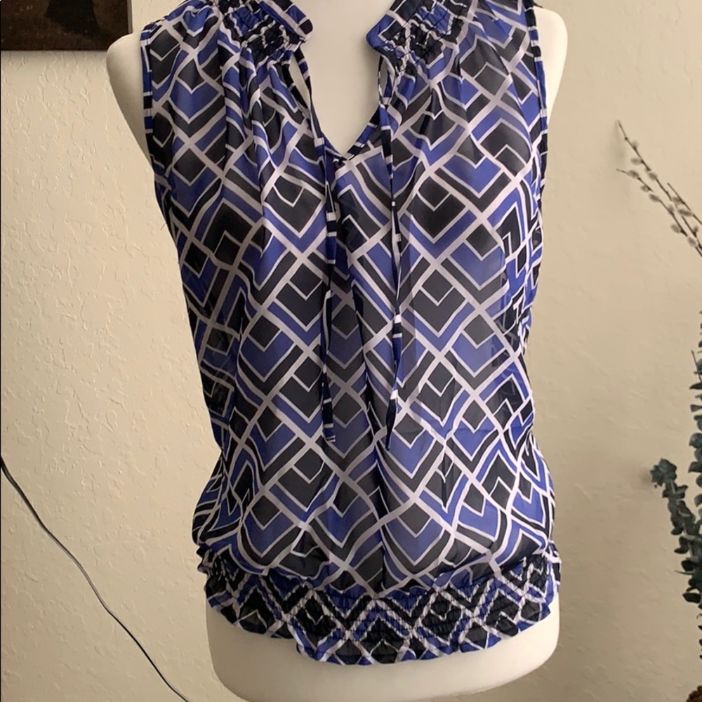 Gap sheer sleeveless blouse v neck